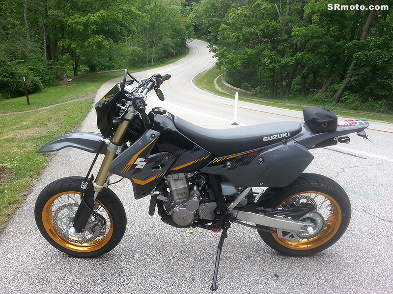 2016-Suzuki-DRZ400SM-1