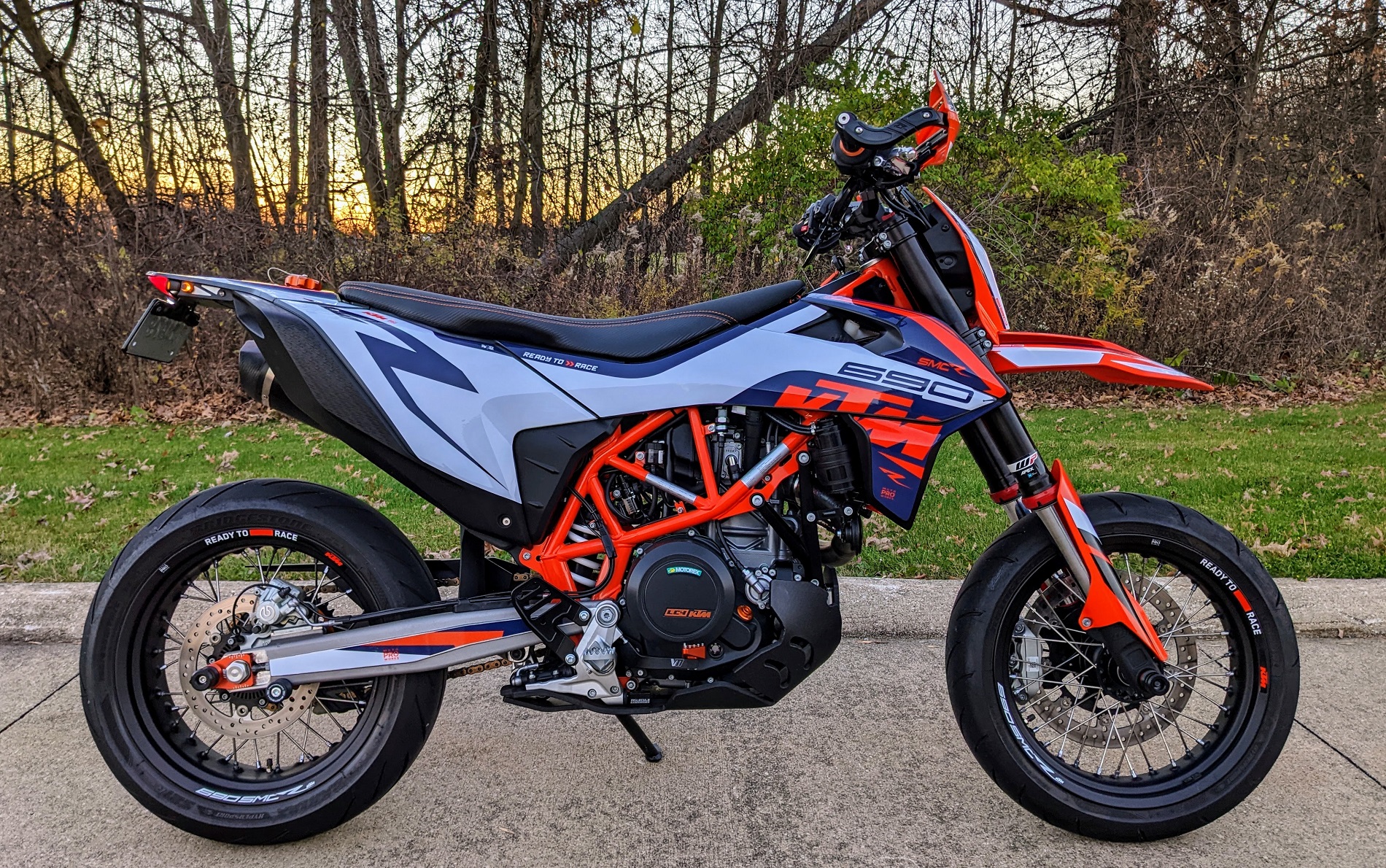 KTM-690-SMCR-MotoProWorks-Graphics-1